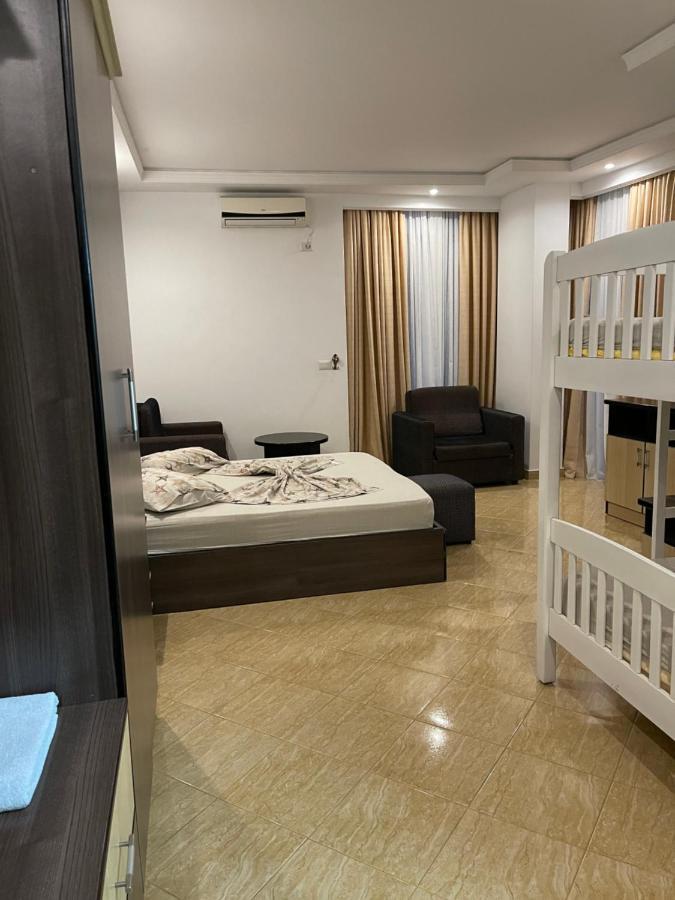 Hotel Zverneci Экстерьер фото