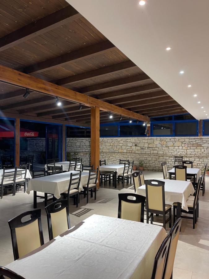 Hotel Zverneci Экстерьер фото